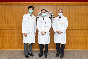 如何提升疫苗覆蓋率？台大醫分享新加坡經驗：完整接種兩劑才能餐廳內用