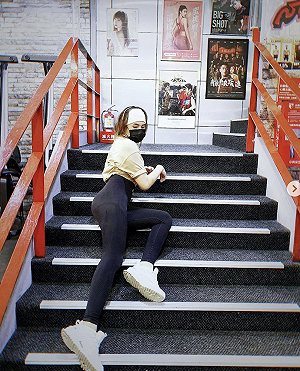 嘻小瓜曝翹臀健身照 被教練說：是女生該多好！