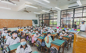 全國第一！林智堅：全市46所公立國中小「班班有冷氣」完成！