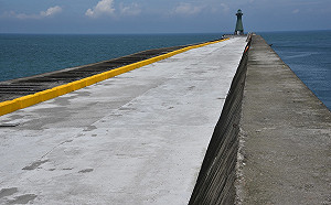 開幕至今破10萬人造訪！台中北堤升級整建 打造親子同樂釣魚環境