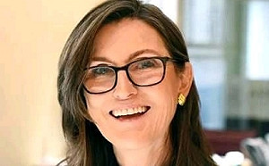 她在玩火？華爾街最炙手可熱的「女股神」正在賭上這些股票....