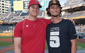 夢幻合影！達比修搞笑抓大谷大腿