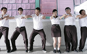 網淚憶學生時期十大賭爛校規、班規  超早到校、服儀設限一大堆⋯你最想改變哪個？