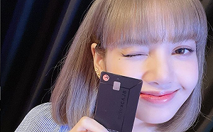 Lisa發行個人專輯!中粉絲集資1700萬衝銷量 官媒痛批:太瘋狂