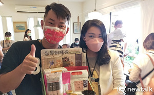 陳柏惟同框高虹安現身東海藝術街商圈  力挺台灣雜糧隊