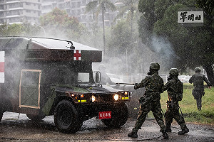 漢光37號演習展開 化學兵執行裝備除污