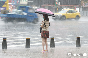快訊》午後對流旺盛!14縣市大雨特報 桃園、新竹遭雷雨狂轟
