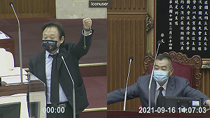 贈「魔戒」諷柯文哲成貪婪的咕嚕 王世堅:任期還一年 你虧欠北市很多