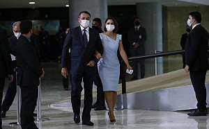 巴西第一夫人赴美接種疫苗惹議