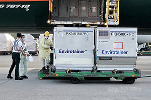 斯洛伐克贈台16萬劑AZ疫苗運抵  供第2劑造冊接種