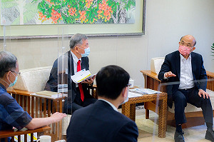 指揮中心建議：放寬遊覽車及大型餐宴、婚宴管制措施