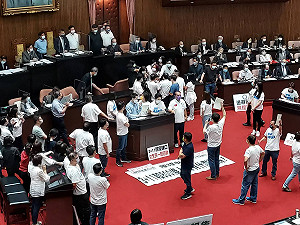 民進黨出奇招讓質詢繼續 國民黨炸怒批作弊、不與綠協商