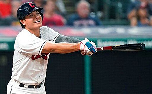 張育成先發建功！敲追平二壘安打