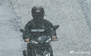 華南水氣明後天挾雨彈快閃！氣象局：2地區慎防大雨