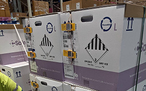 54萬劑BNT早上已抵台！下午65.6萬劑AZ接力到貨