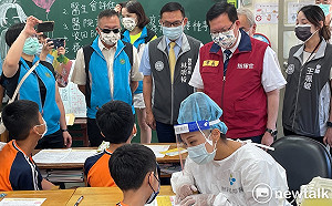 避免恩主公誤打意外重演  桃市國中BNT施打首日 專設「疫苗稀釋站」