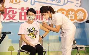 公費流感疫苗今開打！疾管署：與新冠疫苗接種時間需隔7天