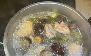 雞湯只會加剝皮辣椒？1神菜湯秒甜