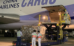 自購莫德納疫苗113萬劑抵台 效期至111年3月2日