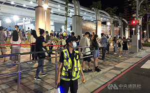 防淡水漁人碼頭煙火秀塞爆 加強管制和疏散