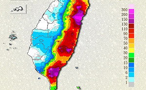台東今早風強雨驟未放假 饒慶鈴臉書遭鄉親怒灌：縣府甩鍋學校