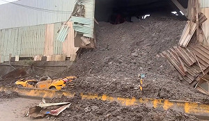(影)桃園迴龍砂石場牆坍塌壓死路過運將 家屬：這是他每天上班必經道路
