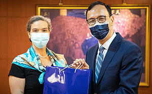 AIT處長拜會國民黨 朱立倫：強化與美政黨外交