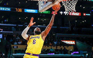 三巨頭合體仍失利　湖人慘吞5連敗