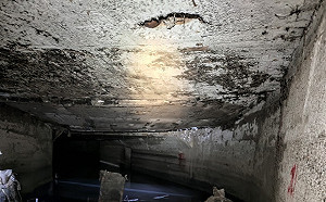 新北鴨母港溝上游辦理箱涵清淤作業   開啟鴨母港截流站閘門