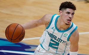 「三球」狂砍31分　黃蜂逆轉奪首勝