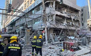 (影) 宛如戰爭場景! 瀋陽燃氣爆炸 大樓被炸成廢墟 公車只剩下框架