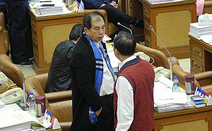 新北議員陳儀君為夾娃娃機遭灌爆臉書   周勝考籲冷靜溝通