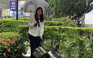 強震一殯降「磚塊雨」！議員陳怡君驚：差10秒就被砸中！