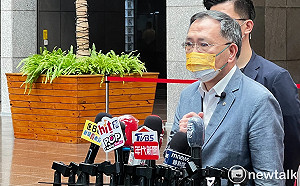 陳思宇辭中央委員遭疑「沒繳錢就落跑」 蔡炳坤幫緩頰