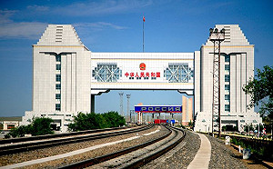 中俄邊境貨車大排長龍 物流公司單日損失達千萬