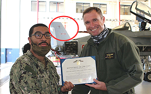 美軍F/A-18戰機上驚見中國標識 被當假想敵 中國嗆 : 公開挑釁