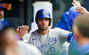 中職洋砲？皇家3A32轟野手轉戰亞洲