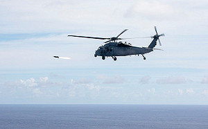 「騎士鷹」射「地獄火」 美機艦秀肌肉展「分散殺傷」實力(組圖)