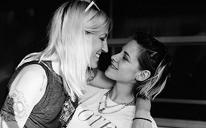 克莉絲汀史都華曝喜訊！與女友互訂終生甜喊：我們要結婚了