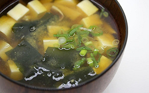 味噌湯搭1魚！老饕狂讚：湯頭鮮炸