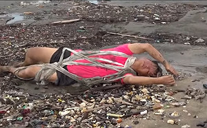 珍愛藻礁聯盟滾藻礁影片被罵翻 網：滾完有淨灘嗎