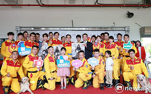 消防形象月曆「火神勇者」發表  黃偉哲盼呈現消防員心情故事