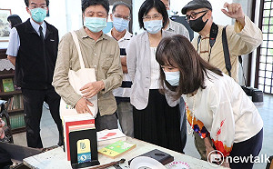 成大「惜．念．蘇雪林文物展」 看見蘇雪林堅持自守的風骨