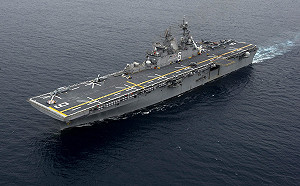 「美利堅號」、「伊勢號」聯合在東海炫「準航母」中 : 只會醞釀衝突