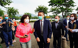 何欣純爭取太平區公所舊換新 徐國勇允諾補助1億元