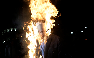 倫敦「百萬面具遊行」抗議者焚燒強生雕像  12名參與者遭捕