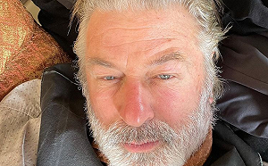 亞歷鮑德溫新片再傳意外！燈光師遭毒蜘蛛咬傷 恐須截肢保命