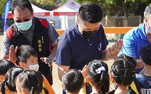 ｢這不是我們要的立法委員｣黃國昌讚顏寬恒客氣：但他真的沒有料啊!