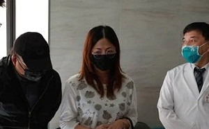 下跪求致歉!瑪莎拉蒂富「惡」代母親:說以前他多乖沒用 爸媽會負責