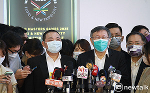 再罵高端出國得「重打」 柯文哲批政府當人民「實驗白老鼠」